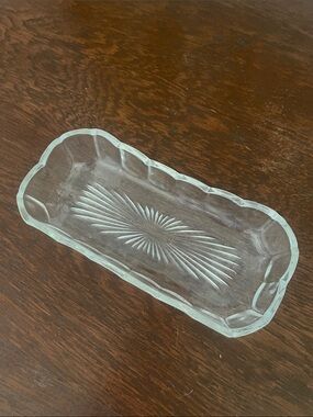 Vintage starburst pattern dish with scallop edges